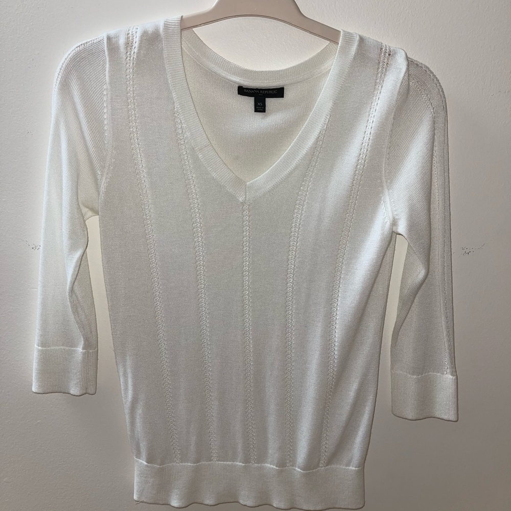 NWOT Banana Republic Sweater with crochet pattern size XS white 3/4 sleeves - Picture 2 of 5